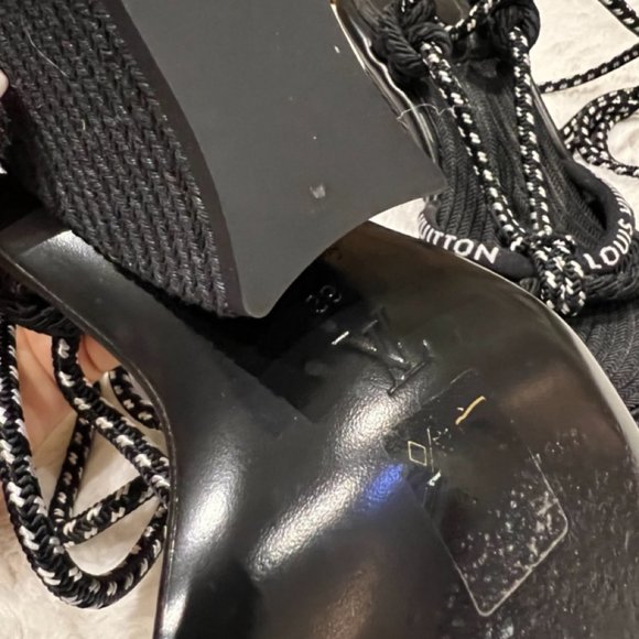 LOUIS VUITTON LACE UP HEEL SANDAL SIZE 38 - Picture 4 of 4